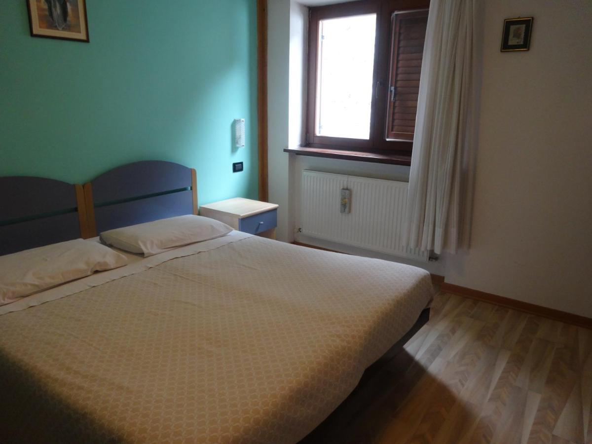 Hotel Genzianella Presenaio Buitenkant foto