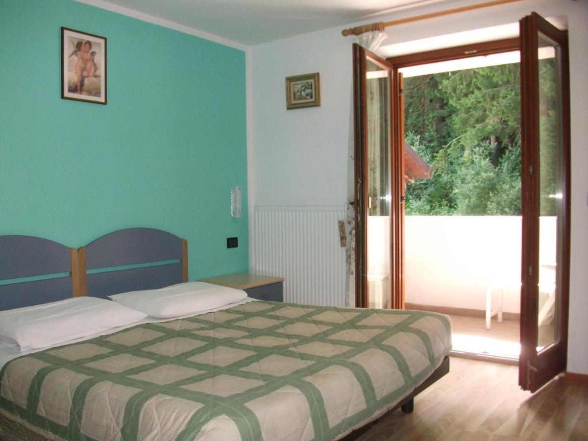 Hotel Genzianella Presenaio Buitenkant foto