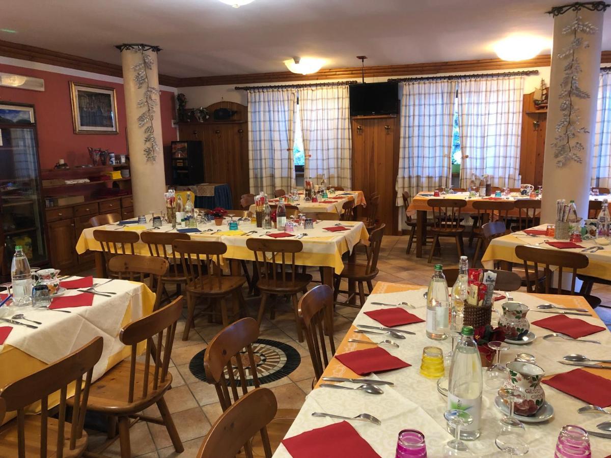 Hotel Genzianella Presenaio Buitenkant foto