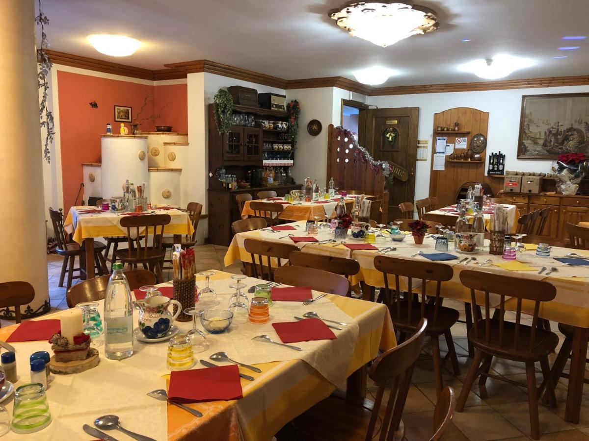 Hotel Genzianella Presenaio Buitenkant foto