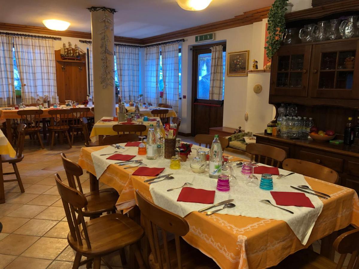 Hotel Genzianella Presenaio Buitenkant foto