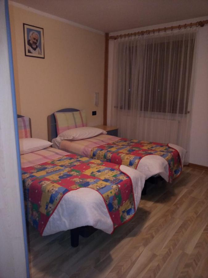 Hotel Genzianella Presenaio Buitenkant foto